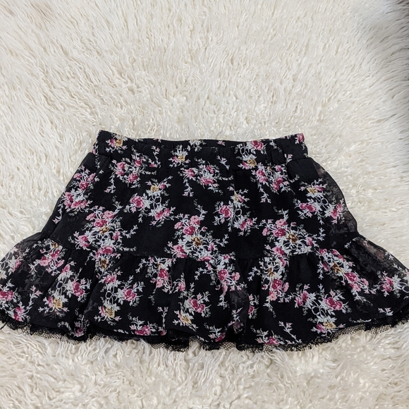 Floral miniskirt - Picture 1 of 3
